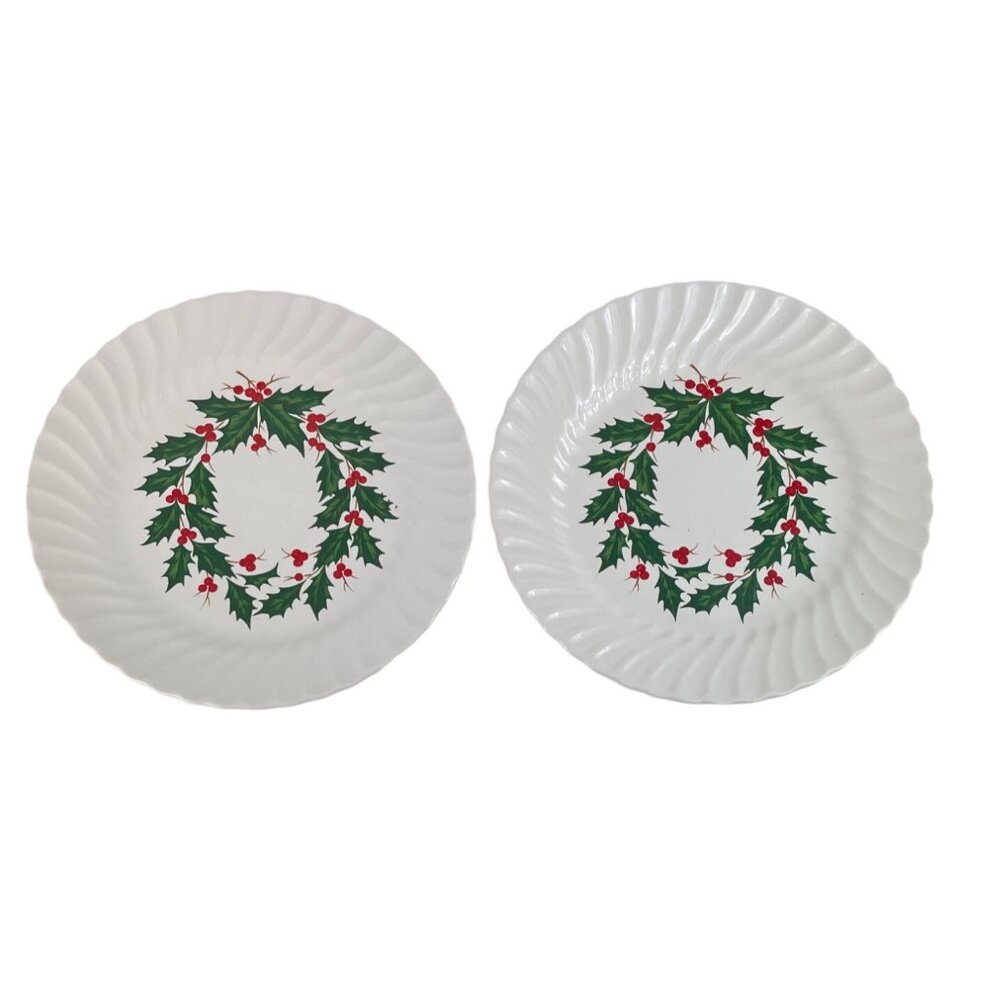 SCIO Japan Christmas Holly Berry Scalloped 10" Dinner Plates Set of 2